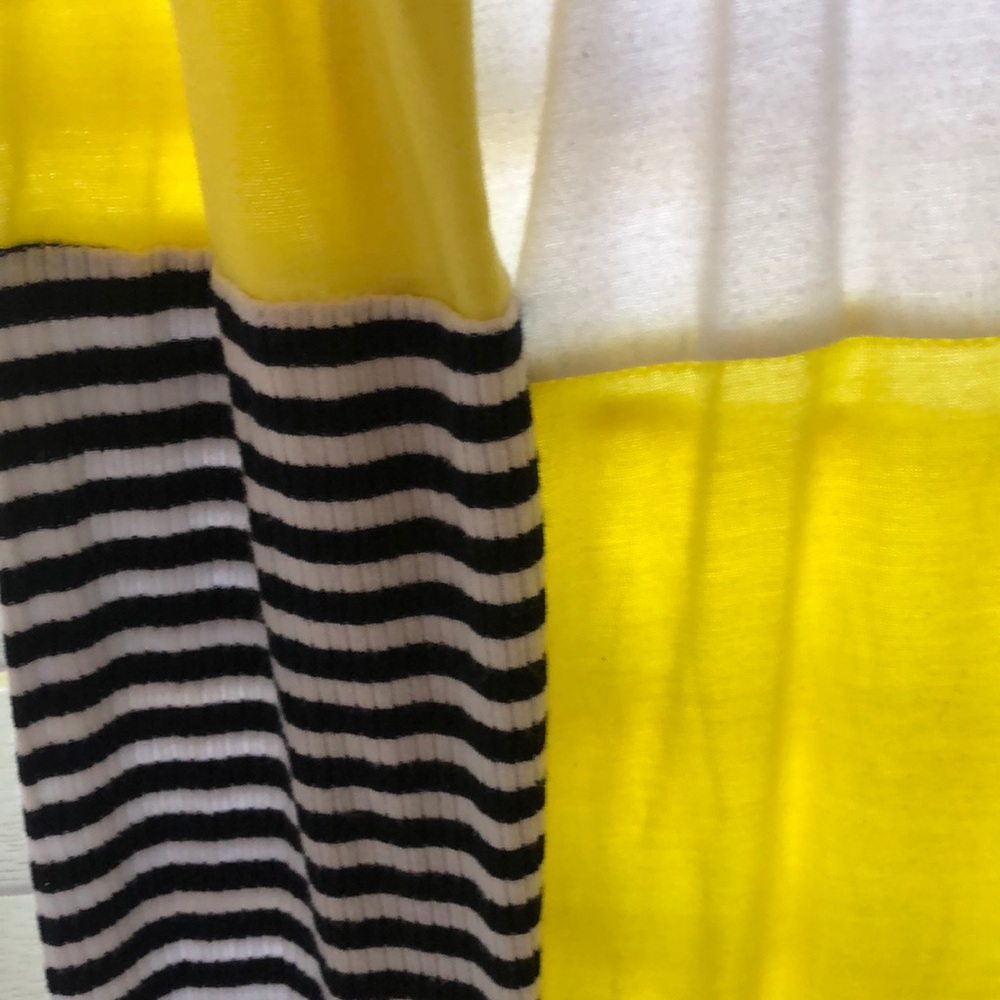 😀Color block top - Picture 3 of 4